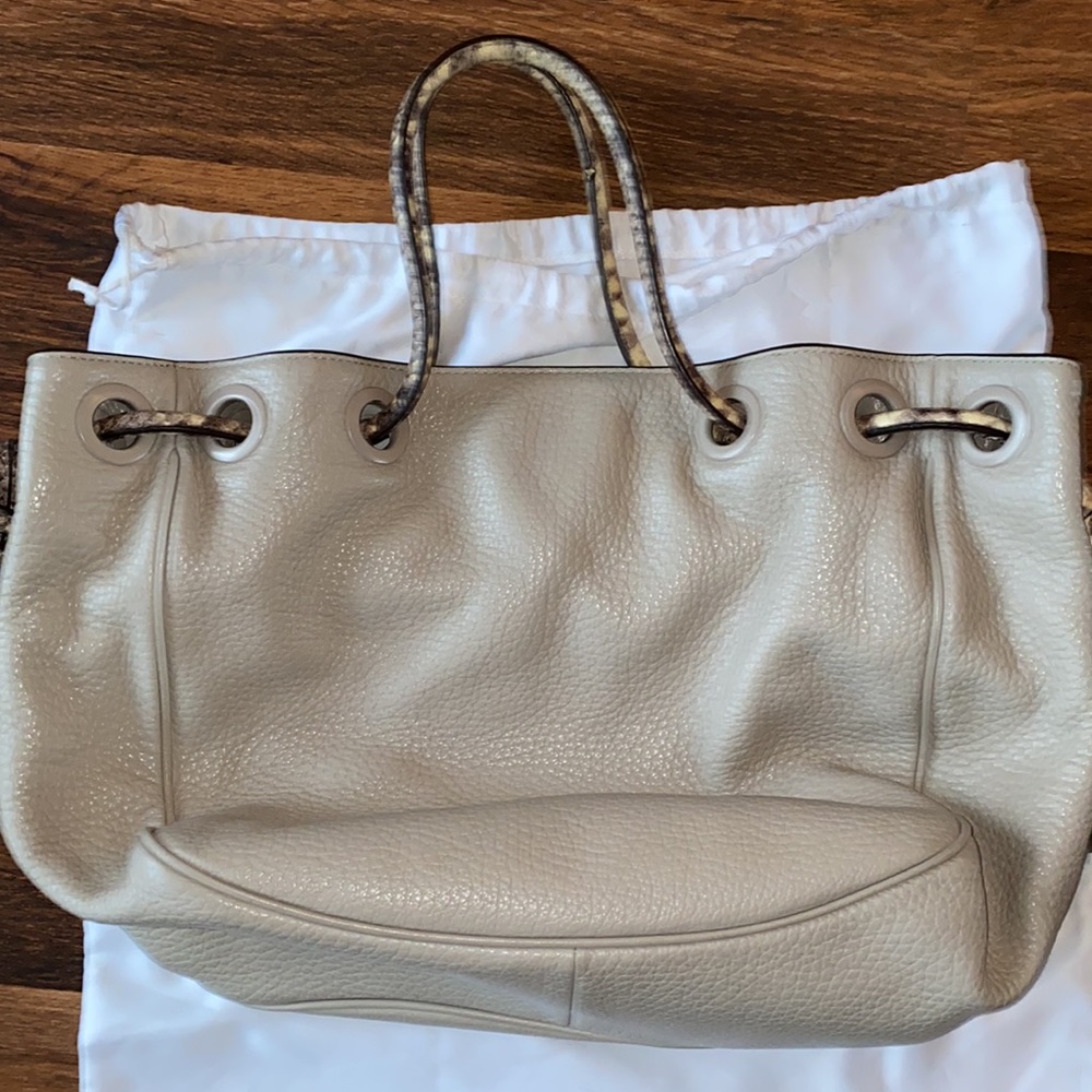 Michael Kors handbag ✨ includes FREE MK wristlet - Picture 5 of 12